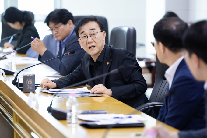 김윤덕 장관 국내 자율주행 AI 분야 전문가들과 간담회 - 포토이미지